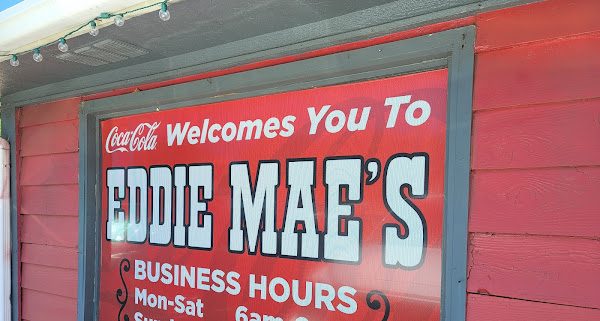 EDDIE MAE'S KONTRY KITCHEN